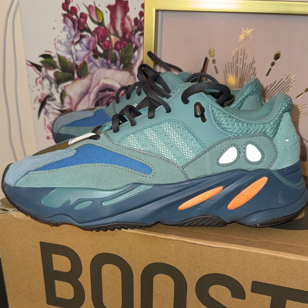 Yeezy 700